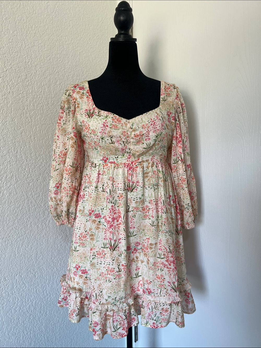 Meet Me In Santorini Floral Sweetheart Mini Dress in Cream and Pink